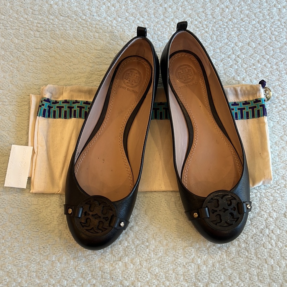 Excellent Size 7 1/2 M Tory Burch Black Mini Miller Leather Flats